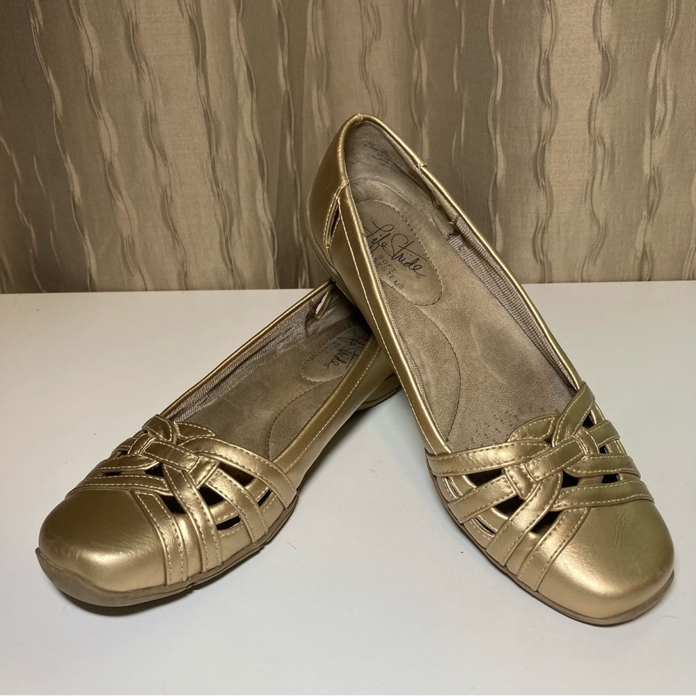 Life Stride Women's 6.5 Slip On Ballet Flats Gold Faux Leather Diverse Cut Out - Picture 4 of 14